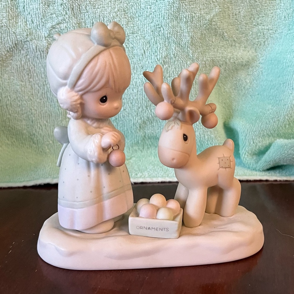 Precious Moments Figurine “Merry Christmas Deer”